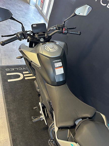 CFMOTO 125 NK 7 of 7
