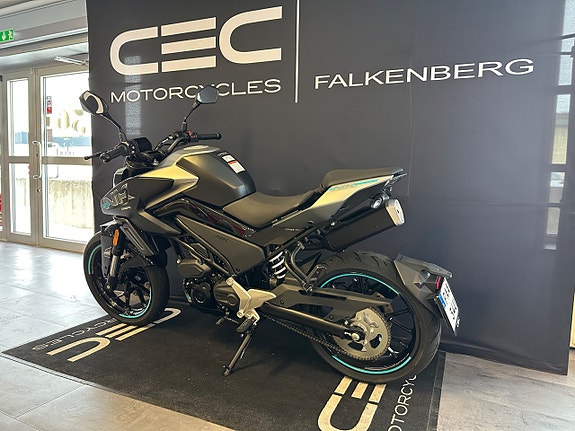 CFMOTO 125 NK 6 of 7