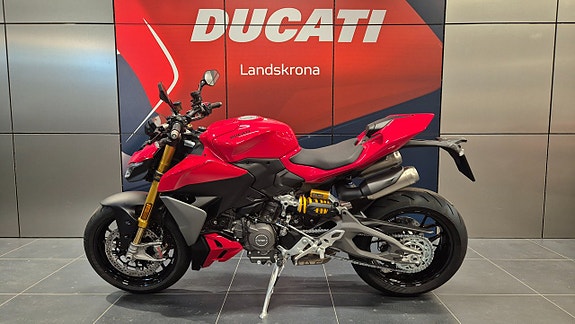 Ducati Streetfighter  V2S 7 of 10