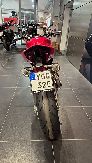 Ducati Streetfighter  V2S 5 of 10