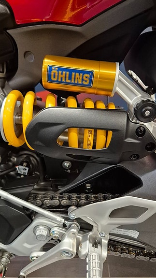Ducati Streetfighter  V2S 4 of 10