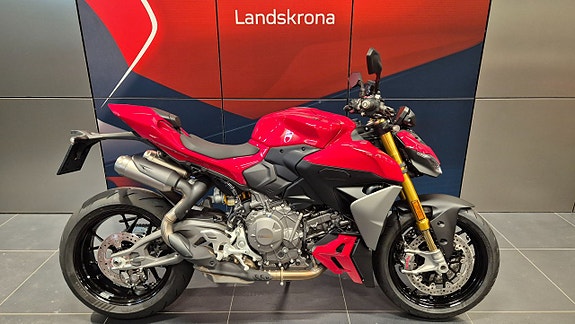 Ducati Streetfighter  V2S 8 of 10
