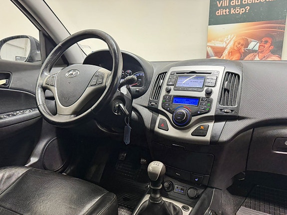 Hyundai i30 2 of 5