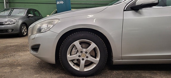 Volvo V60 8 of 14