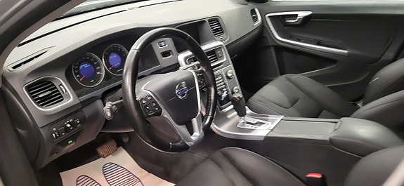 Volvo V60 11 of 14