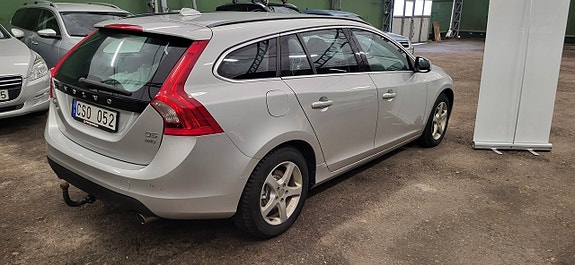 Volvo V60 3 of 5