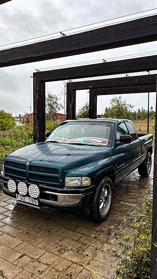 Dodge RAM 1500 3 of 7