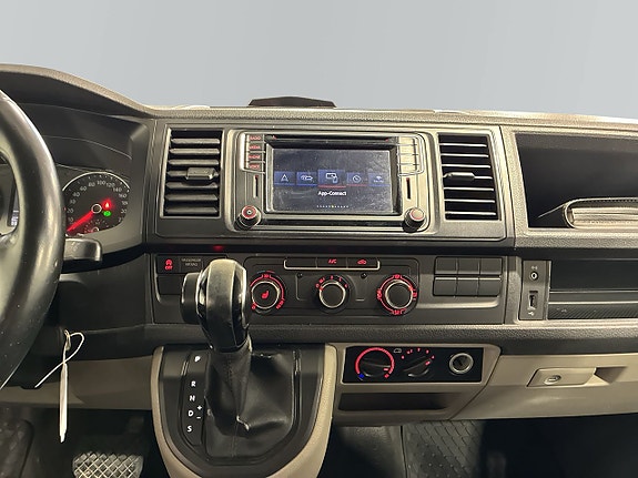 Volkswagen Transporter 10 of 21