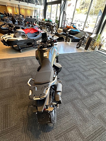 CFMOTO 1000 MT-X 4 of 5