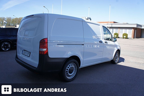 Mercedes-Benz eVito 112 4 of 5