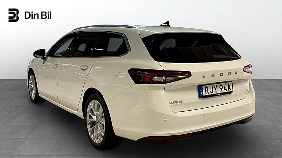 Skoda Superb 3 of 5