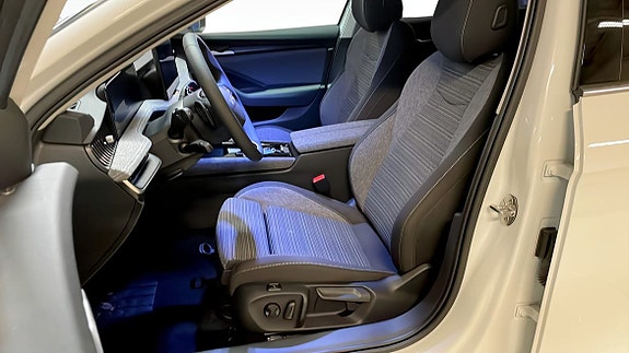 Skoda Superb 8 of 17