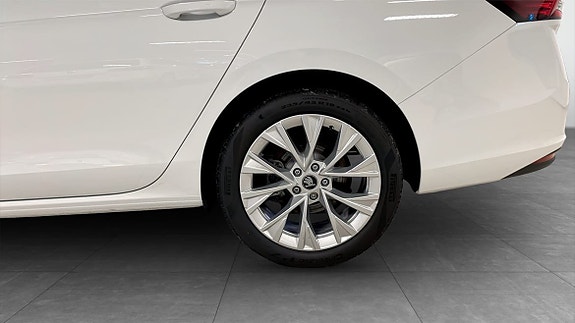 Skoda Superb 6 of 17