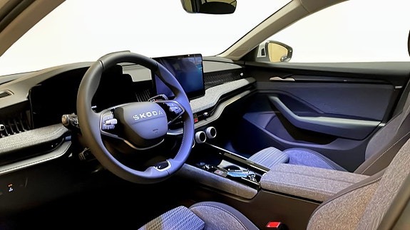 Skoda Superb 7 of 17