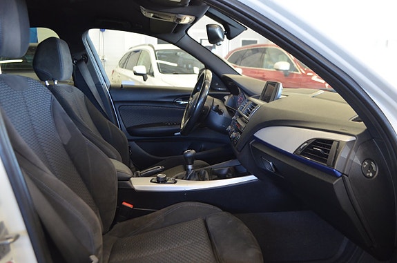 BMW 118d 14 of 16