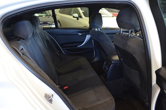 BMW 118d 15 of 16