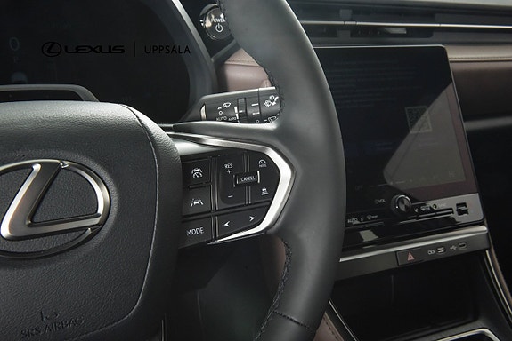 Lexus LBX 13 of 20
