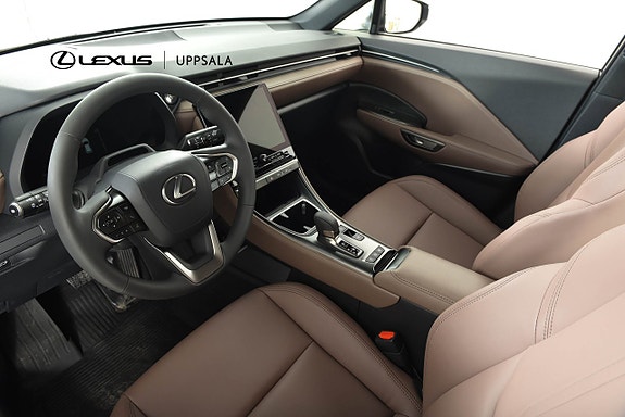 Lexus LBX 9 of 20