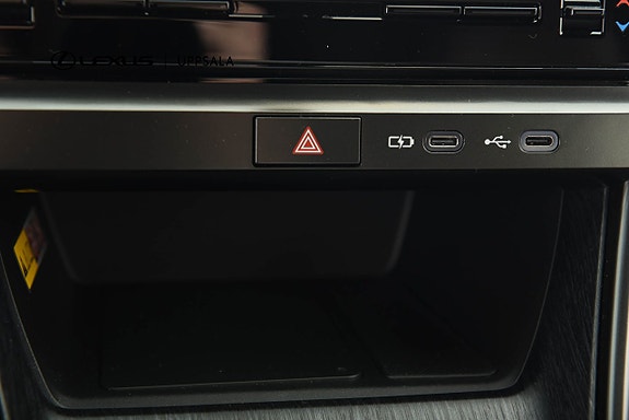 Lexus LBX 17 of 20