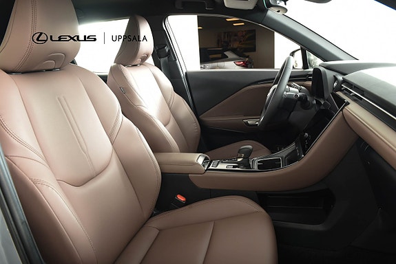 Lexus LBX 6 of 20