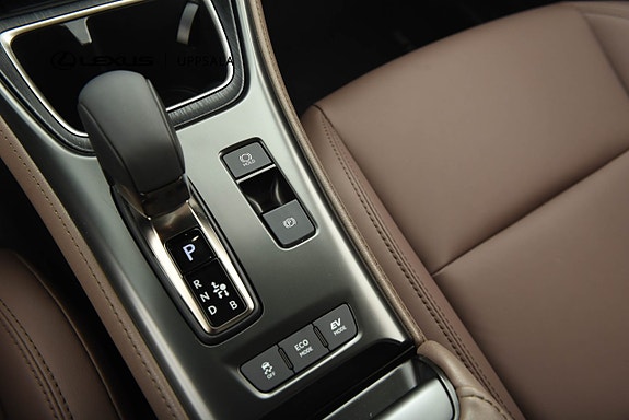 Lexus LBX 16 of 20