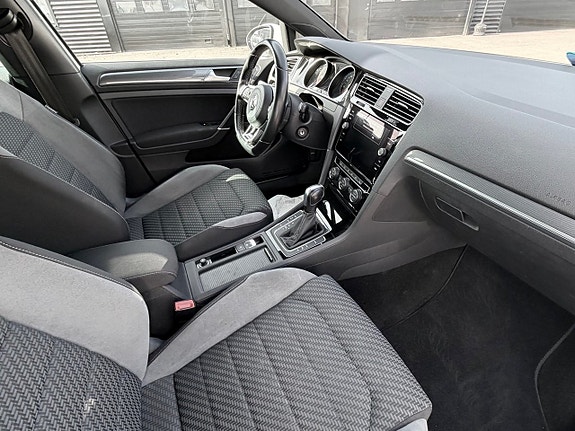 Volkswagen Golf-Serie 4 of 11