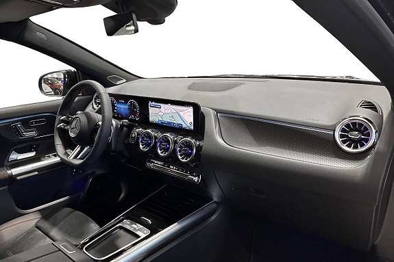 Mercedes-Benz GLA250 e 9 of 17