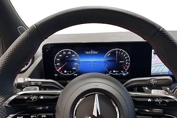 Mercedes-Benz GLA250 e 7 of 17