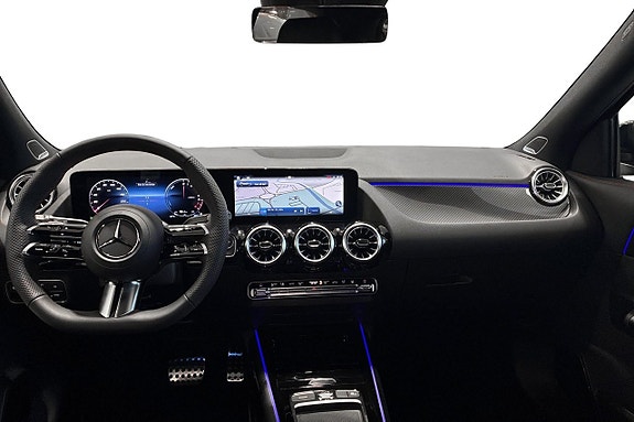 Mercedes-Benz GLA250 e 8 of 17