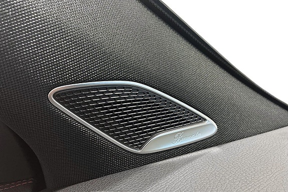 Mercedes-Benz GLA250 e 14 of 17