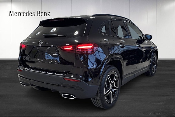 Mercedes-Benz GLA250 e 3 of 17