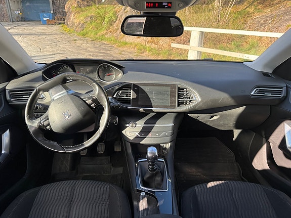Peugeot 308 SW 6 of 7