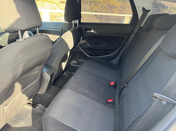 Peugeot 308 SW 7 of 7
