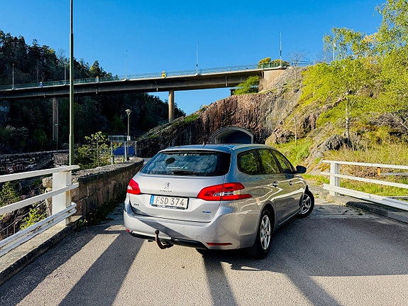 Peugeot 308 SW 4 of 5