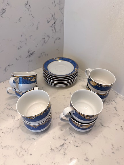 Royal Copenhagen – Blå kaffekoppar med fat (8 st)