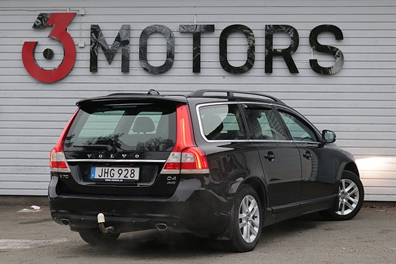 Volvo V70 4 of 5