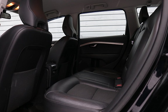 Volvo V70 13 of 16