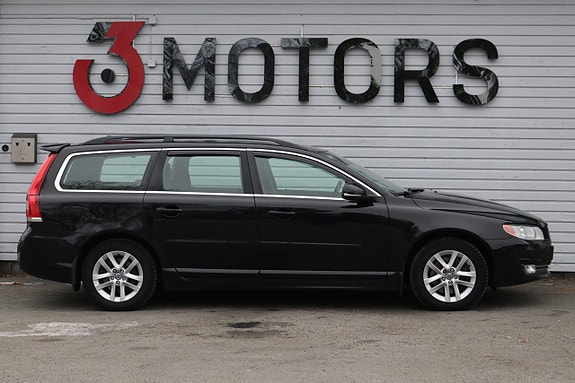 Volvo V70 3 of 5