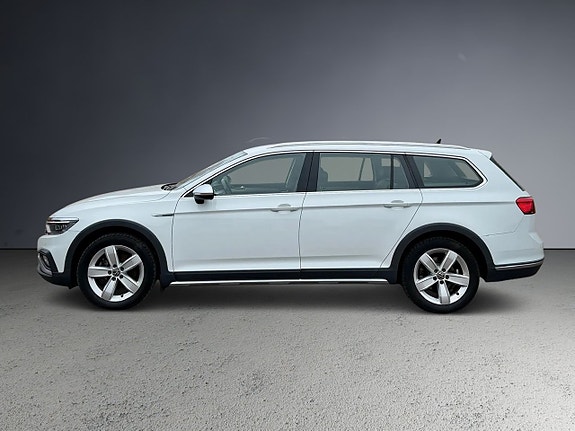 Volkswagen Passat Alltrack 4 of 5