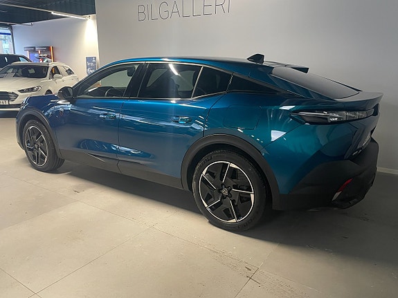 Peugeot 408 4 of 5