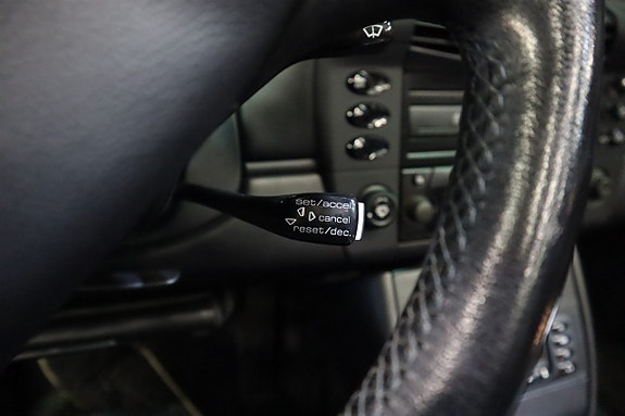 Porsche 911 Carrera 4 18 of 27