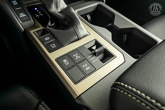Toyota Land Cruiser 9 of 11