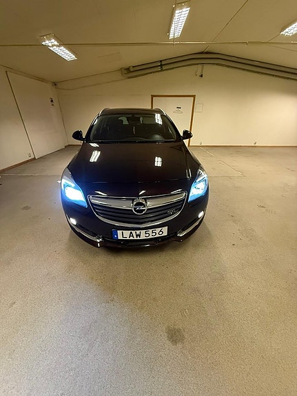 Opel Insignia 2 of 17