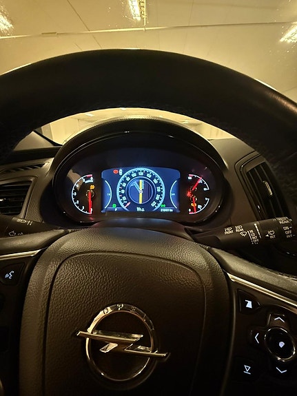 Opel Insignia 11 of 17