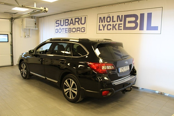 Subaru Outback 3 of 5