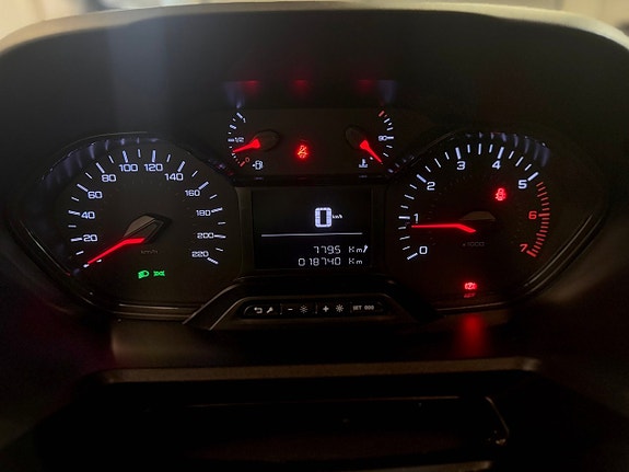 Peugeot Partner 9 of 19