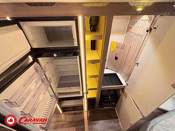 Kabe ROYAL 600 CXL KS / Luftmarkis 14 of 27