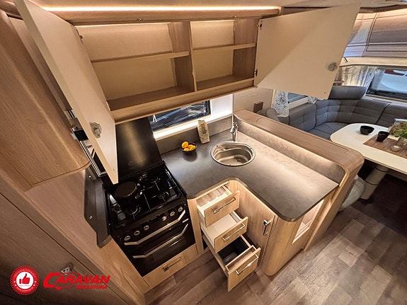 Kabe ROYAL 600 CXL KS / Luftmarkis 11 of 27