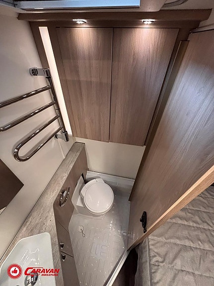 Kabe ROYAL 600 CXL KS / Luftmarkis 18 of 27