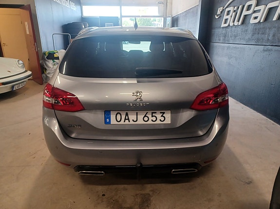 Peugeot 308 SW 4 of 5